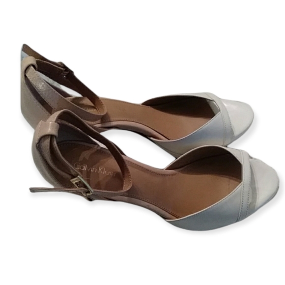 Calvin Klein Color Block Open Toe Heel Shoes - Picture 4 of 4